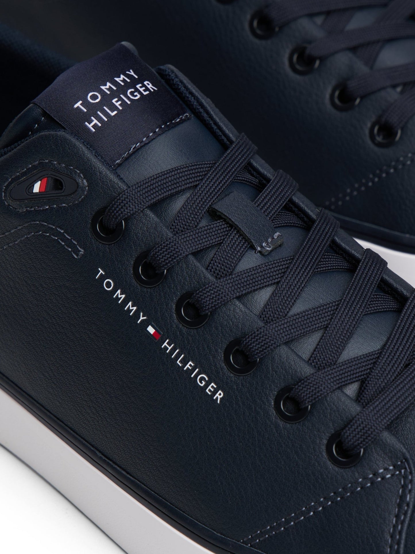 Tommy Hilfiger TH Low Leather Lace Sneaker - Matt O'Brien Fashions